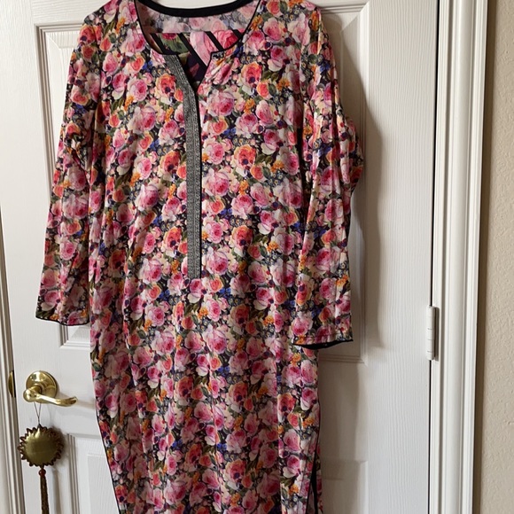 Pakistani and Indian desi outfit - Picture 8 of 8